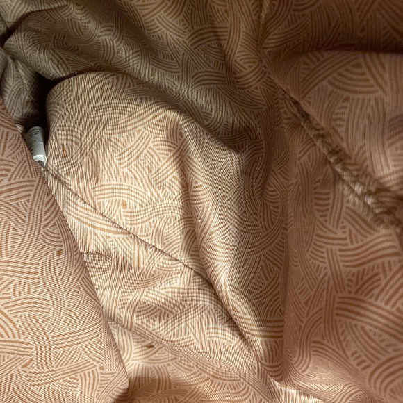 Sakroots Peace, Medium Tote Satchel, Crimson Flower - Picture 15 of 16